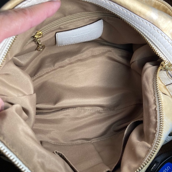 Coach Hampton F10699 signature Shoulder Bag - Picture 4 of 10